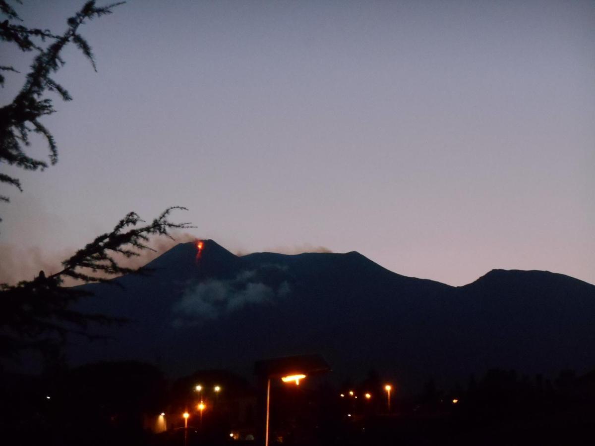 Al Villino Sunrise In Villa Con Piscina Ed Idromassaggio SantʼAlfio Zewnętrze zdjęcie